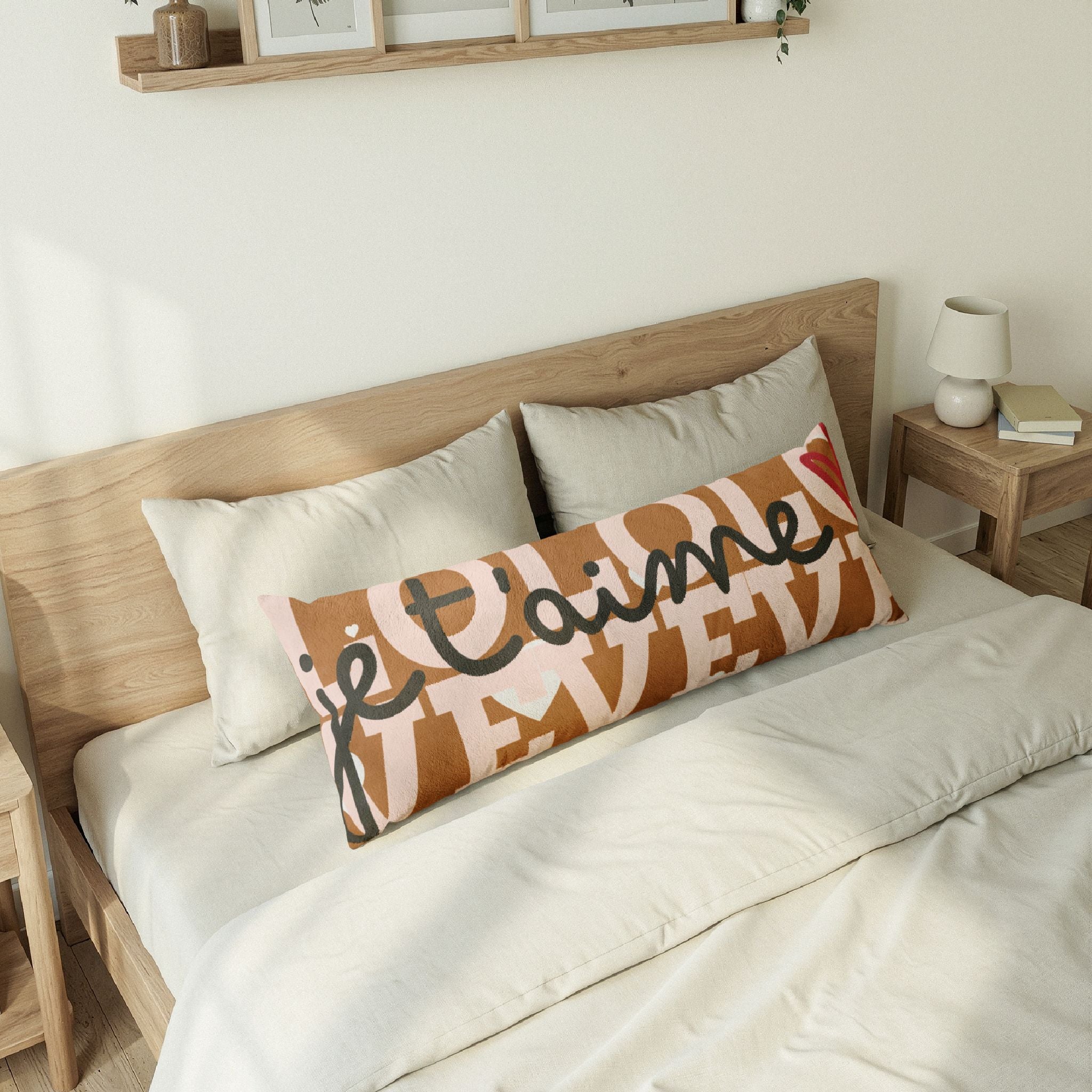 Je t’aime home gift – Body pillow, tan | eKuumeArt