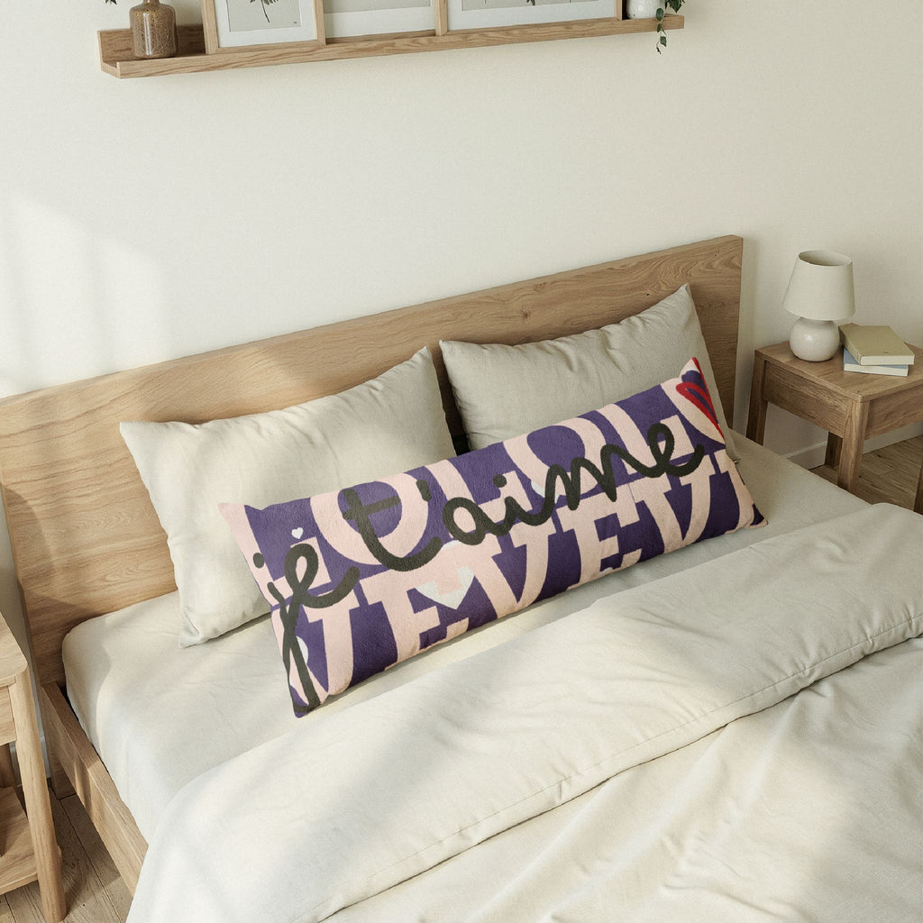 Je t’aime home gift – Body pillow, purple | eKuumeArt