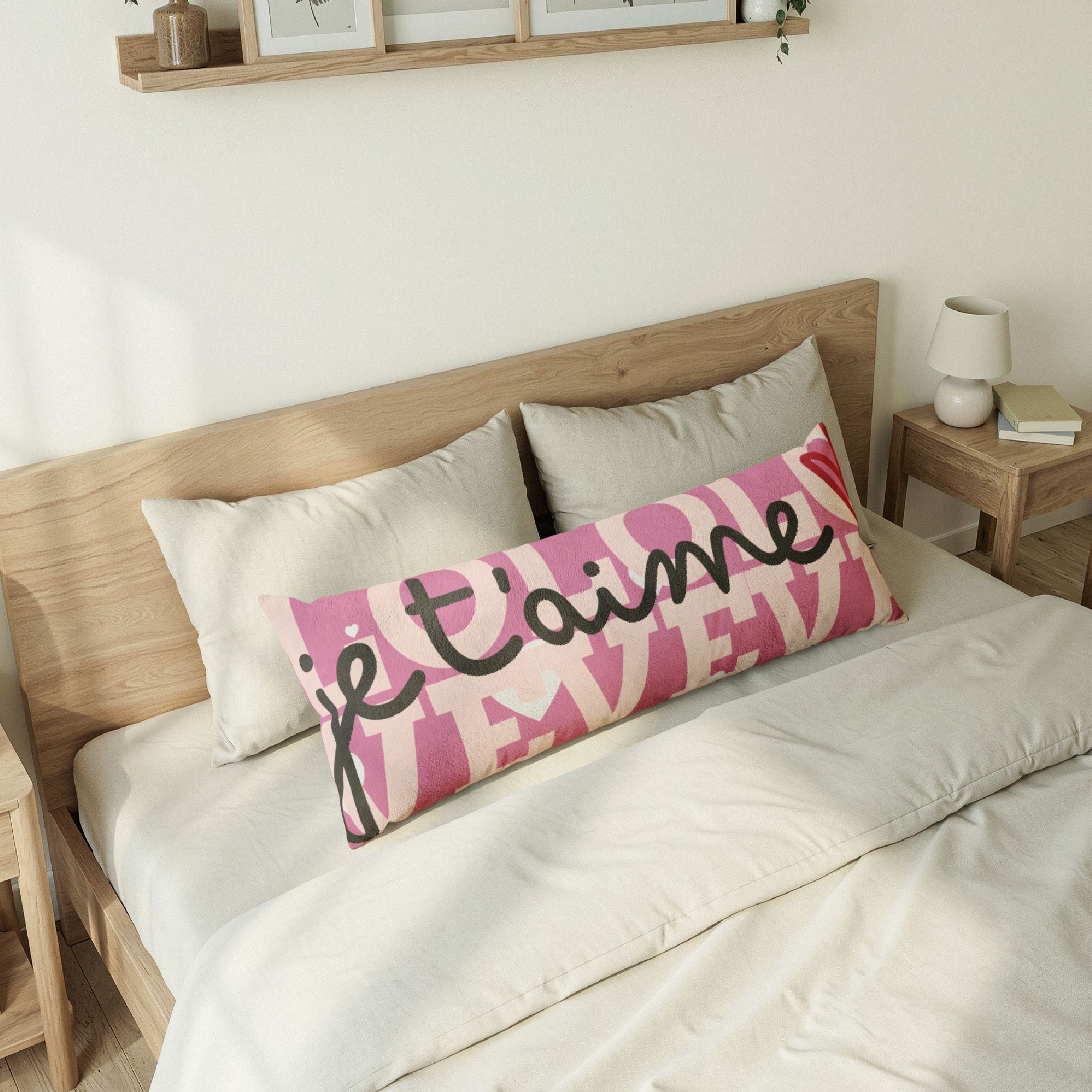 Je t’aime home gift – Body pillow, pink | eKuumeArt