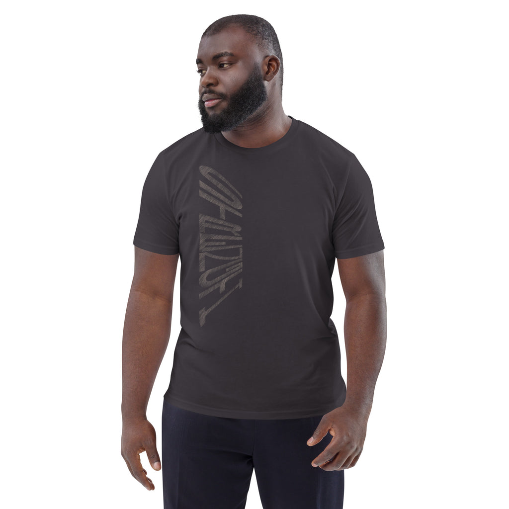 Man wearing anthracite grey organic cotton t-shirt with hand-drawn 'Strength' text | eKuumeArt.