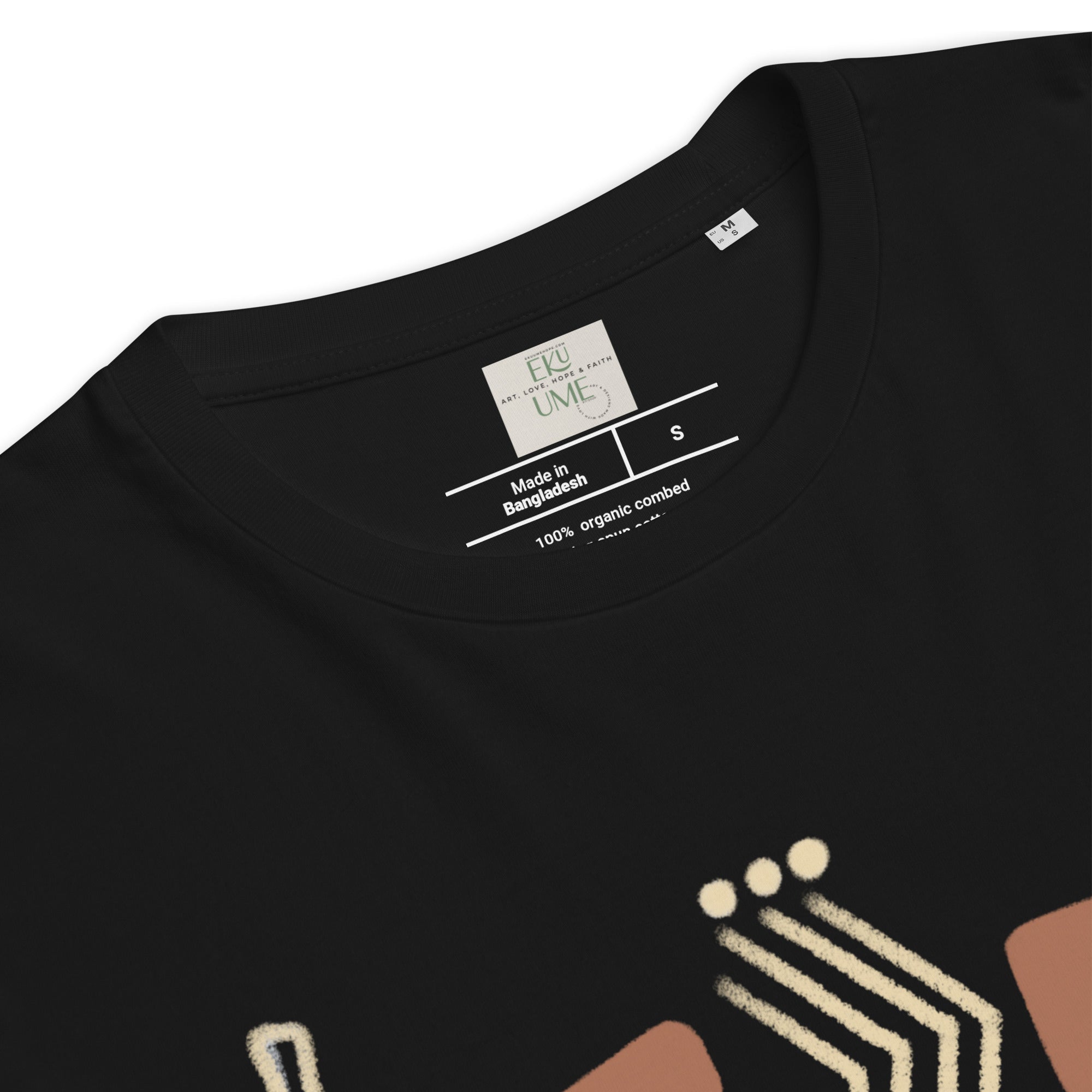 Black organic cotton tee with hand-drawn design – close up | eKuumeArt.